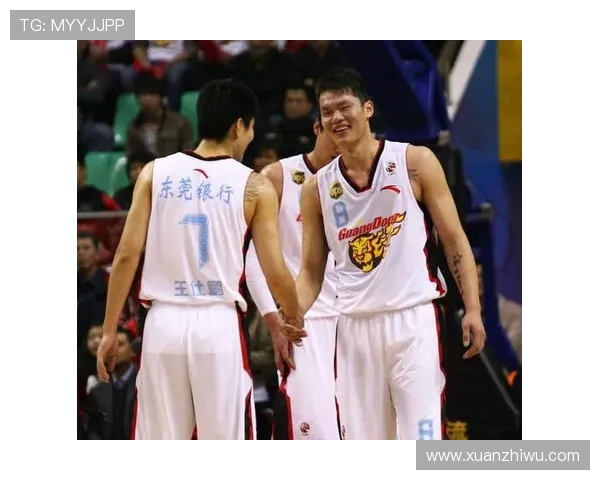 朱芳雨与科比的巅峰对决：篮球传奇的荣耀与激情碰撞